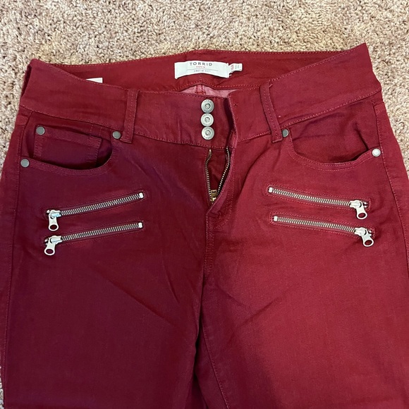 Torrid Size 16 Regular Red high rise Jegging. Gently used, perfect condition. - Picture 5 of 10